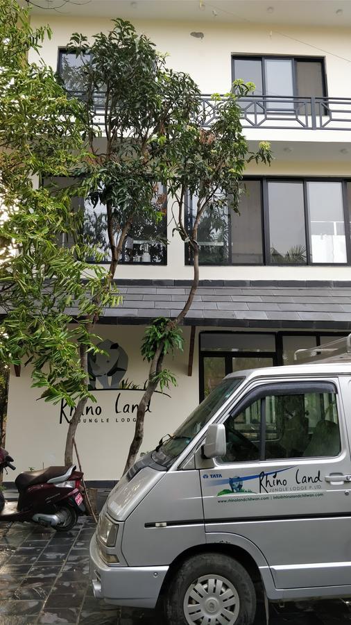 Rhino Land Jungle Lodge Sauraha Exterior photo