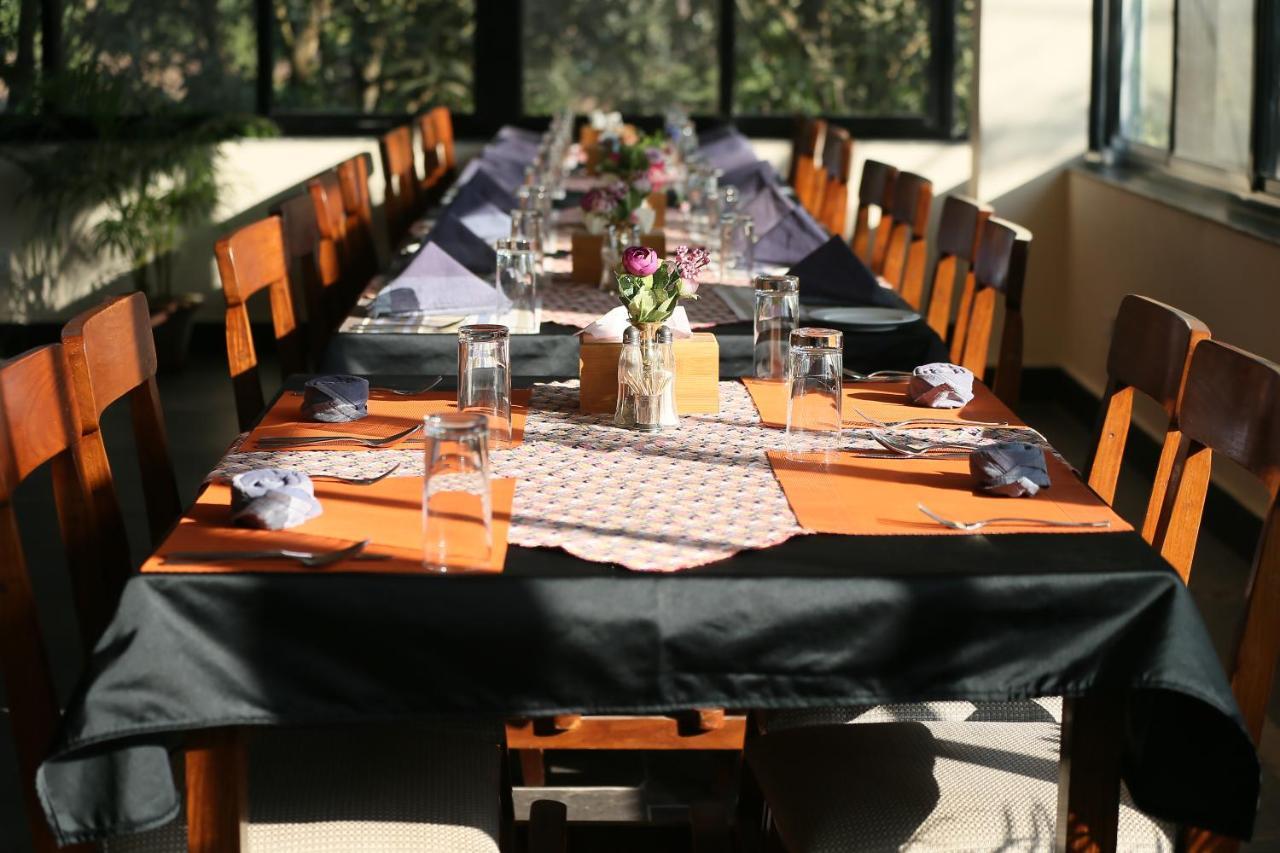 Rhino Land Jungle Lodge Sauraha Exterior photo
